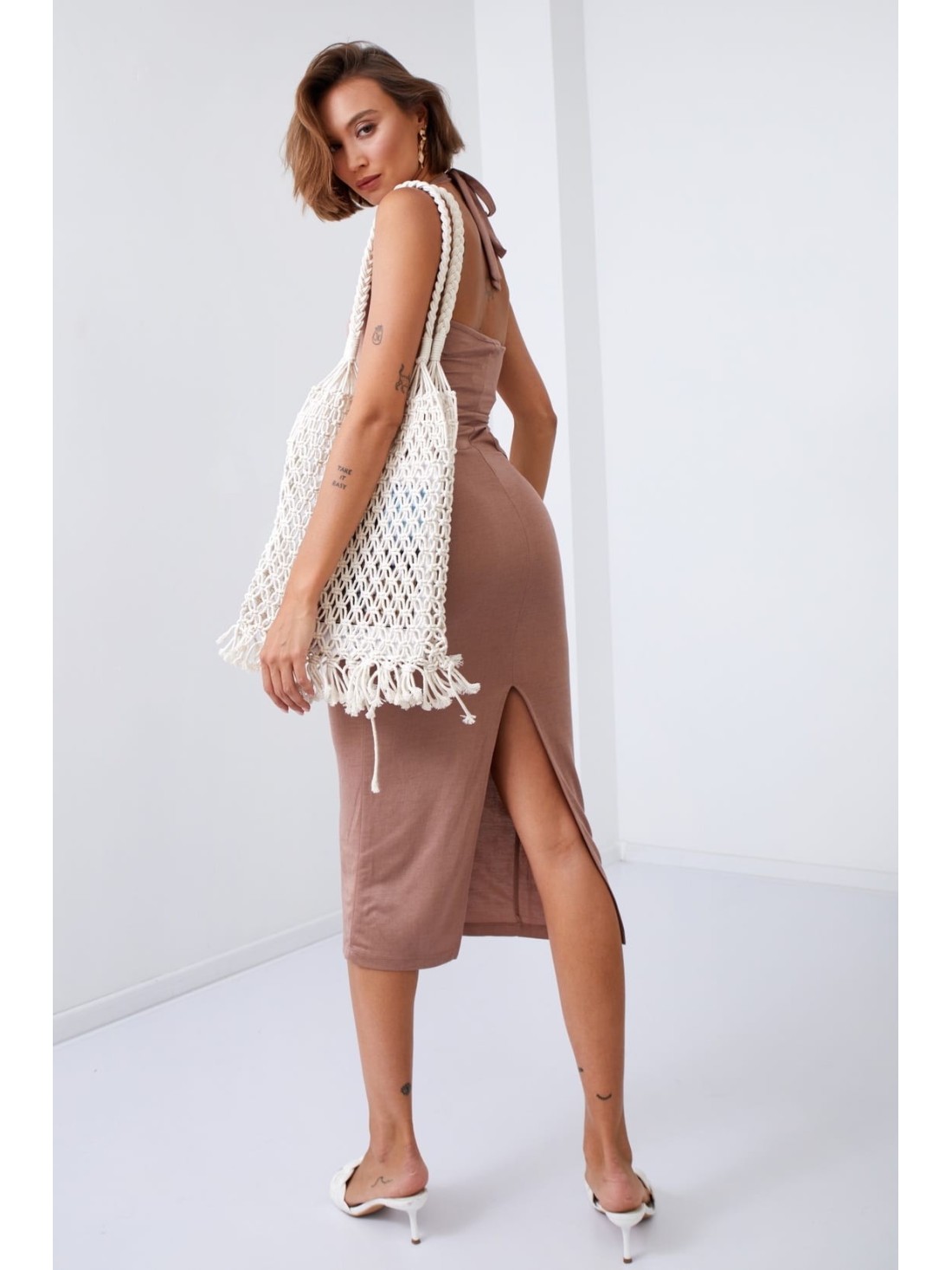 Smooth dress with a cut-out waist, coffee 110573 - Online store - Boutique